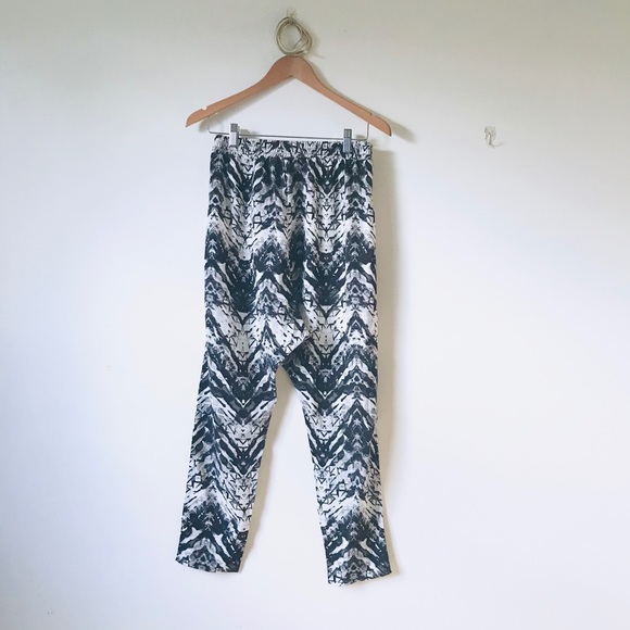 NEW Forever 21 Contemporary No Gray Area Harem Pants - Picture 3 of 5
